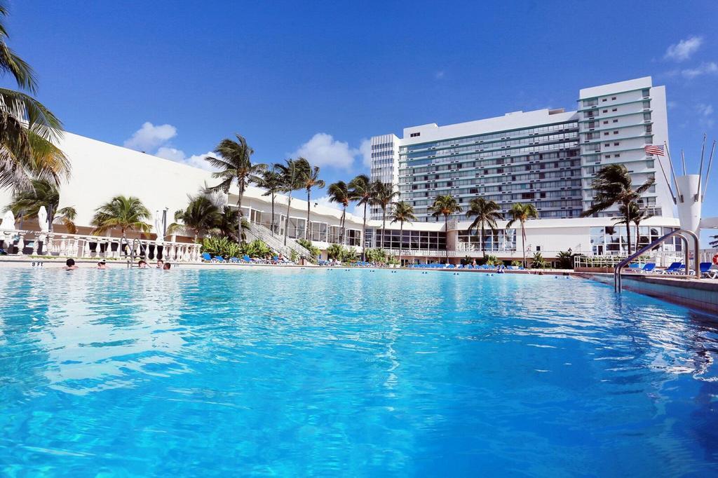 Deauville Beach Resort Miami Beach Exterior photo