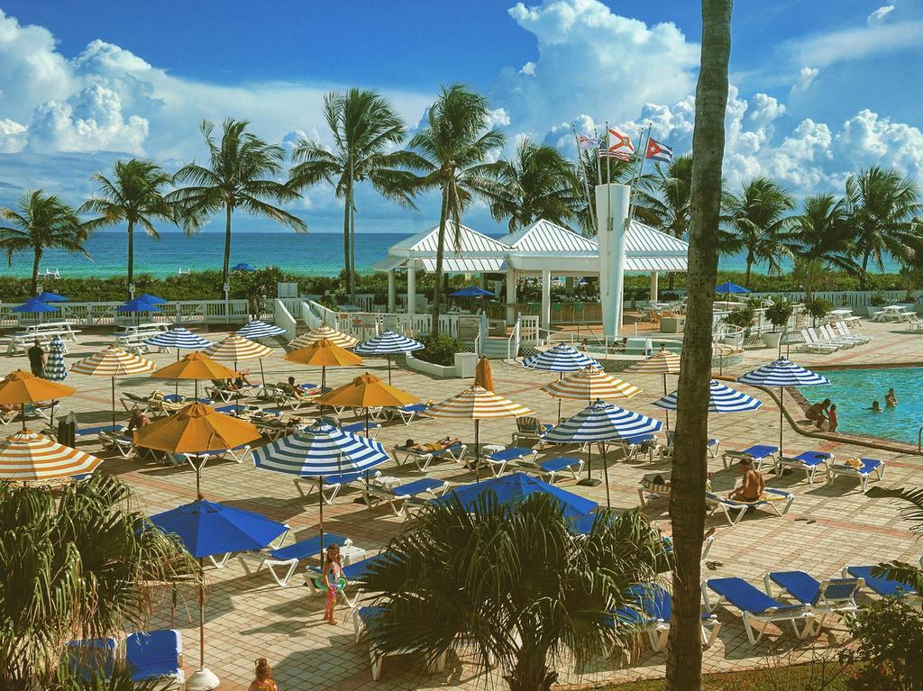 Deauville Beach Resort Miami Beach Exterior photo