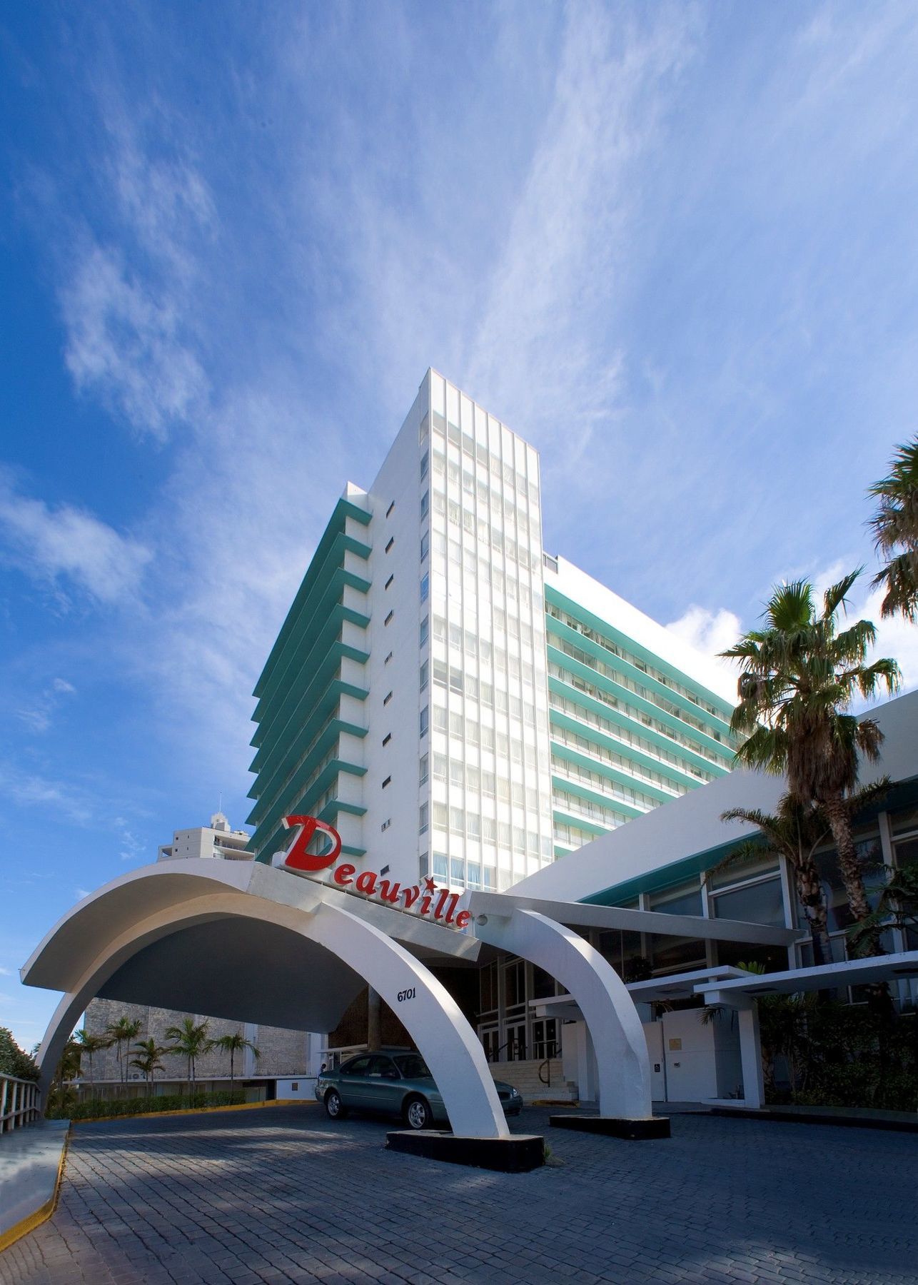 Deauville Beach Resort Miami Beach Exterior photo